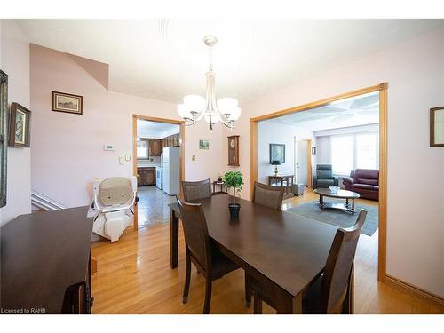 783 Lawrence Road, Hamilton, ON - Indoor Photo Showing Dining Room