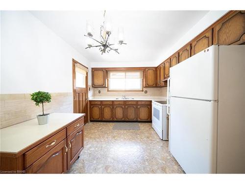 783 Lawrence Road, Hamilton, ON - Indoor Photo Showing Kitchen With Double Sink