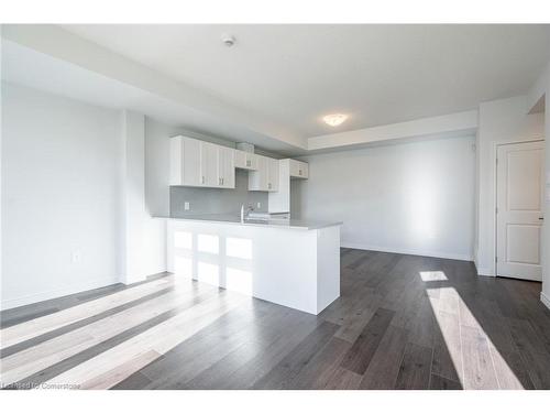 207-2620 Binbrook Road, Hamilton, ON - Indoor Photo Showing Kitchen