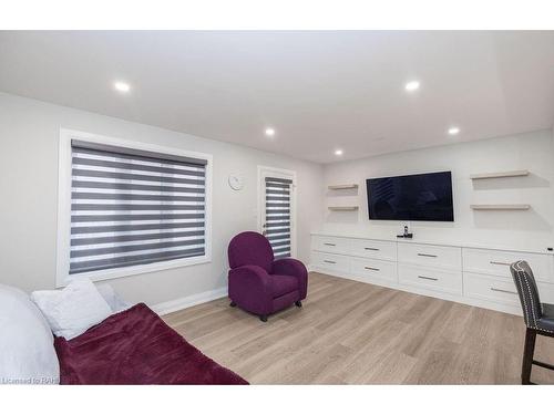 22-1809 Upper Wentworth Street, Hamilton, ON - Indoor Photo Showing Bedroom