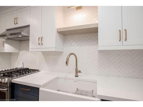 22-1809 Upper Wentworth Street, Hamilton, ON - Indoor Photo Showing Kitchen With Upgraded Kitchen