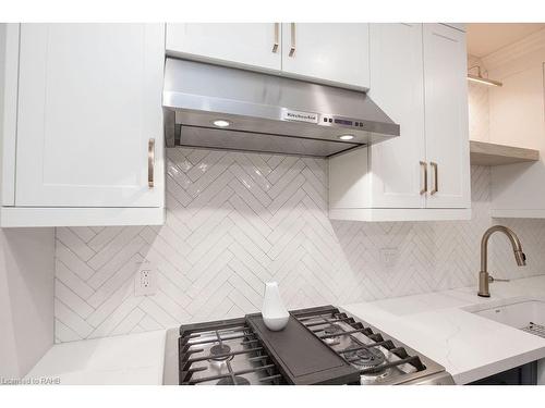 22-1809 Upper Wentworth Street, Hamilton, ON - Indoor Photo Showing Kitchen