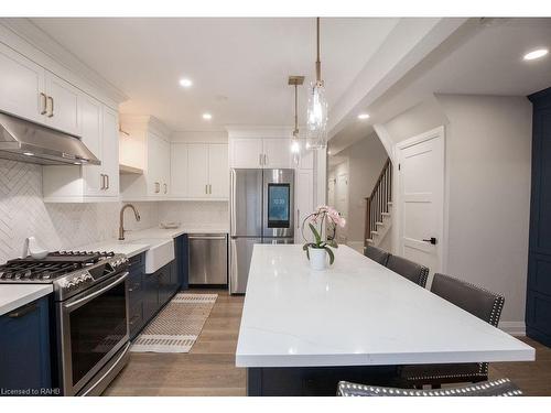 22-1809 Upper Wentworth Street, Hamilton, ON - Indoor Photo Showing Kitchen With Upgraded Kitchen