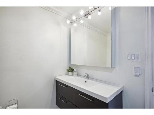 677 Glancaster Road, Mount Hope, ON - Indoor Photo Showing Bathroom