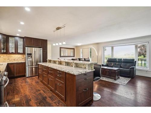 677 Glancaster Road, Mount Hope, ON - Indoor Photo Showing Kitchen With Upgraded Kitchen