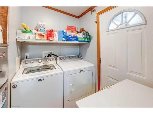 395-3033 Townline Road, Stevensville, ON - Indoor Photo Showing Laundry Room