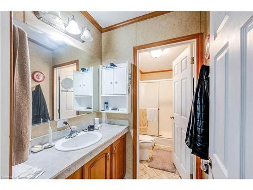 395-3033 Townline Road, Stevensville, ON - Indoor Photo Showing Bathroom