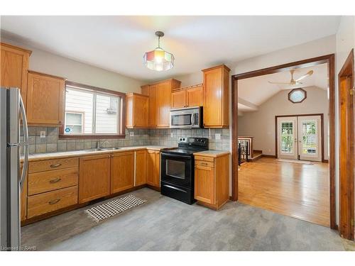 411 Mary Street, Hamilton, ON - Indoor Photo Showing Kitchen