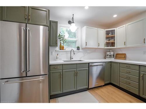 28 Ottawa Street N, Cayuga, ON - Indoor Photo Showing Kitchen