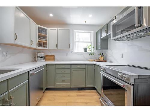 28 Ottawa Street N, Cayuga, ON - Indoor Photo Showing Kitchen