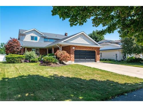 7624 Bernadette Crescent, Niagara Falls, ON - Outdoor With Facade