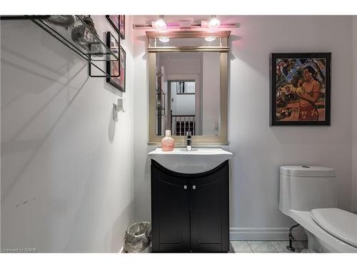 7624 Bernadette Crescent, Niagara Falls, ON - Indoor Photo Showing Bathroom