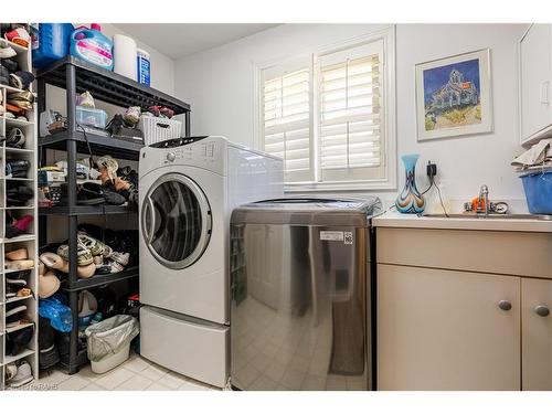 7624 Bernadette Crescent, Niagara Falls, ON - Indoor Photo Showing Laundry Room