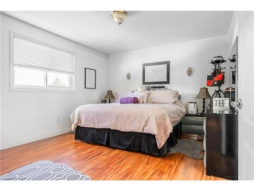 7624 Bernadette Crescent, Niagara Falls, ON - Indoor Photo Showing Bedroom