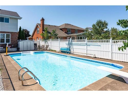 7624 Bernadette Crescent, Niagara Falls, ON - Outdoor With In Ground Pool