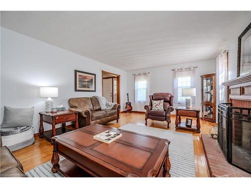 1930 West River Road, Cambridge, ON - Indoor Photo Showing Living Room With Fireplace