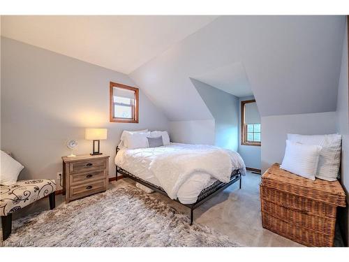 1930 West River Road, Cambridge, ON - Indoor Photo Showing Bedroom