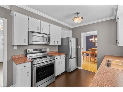 1465 Jefferson Road, Burlington, ON - Indoor Photo Showing Kitchen With Double Sink