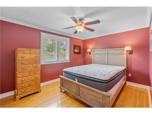 1465 Jefferson Road, Burlington, ON - Indoor Photo Showing Bedroom