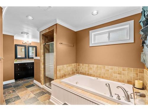 1465 Jefferson Road, Burlington, ON - Indoor Photo Showing Bathroom