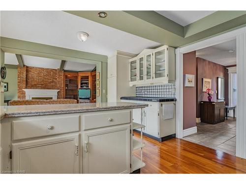 38 Oceanic Drive, Stoney Creek, ON - Indoor Photo Showing Kitchen