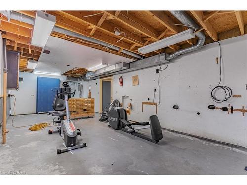 38 Oceanic Drive, Stoney Creek, ON - Indoor Photo Showing Garage