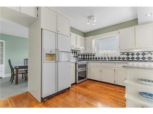 38 Oceanic Drive, Stoney Creek, ON - Indoor Photo Showing Kitchen With Double Sink