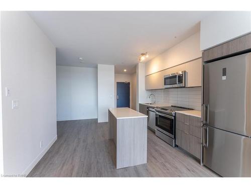 1405-22 Hughson Street N, Hamilton, ON - Indoor Photo Showing Kitchen