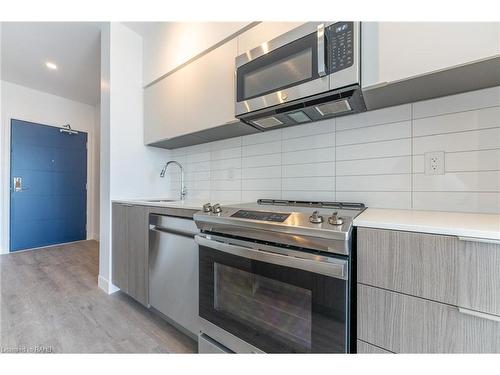 1405-22 Hughson Street N, Hamilton, ON - Indoor Photo Showing Kitchen