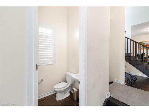 90 Spitfire Drive, Mount Hope, ON - Indoor Photo Showing Bathroom