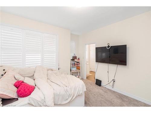 90 Spitfire Drive, Mount Hope, ON - Indoor Photo Showing Bedroom