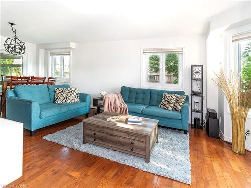 592 Rendezvous Court, Windsor, ON - Indoor Photo Showing Living Room