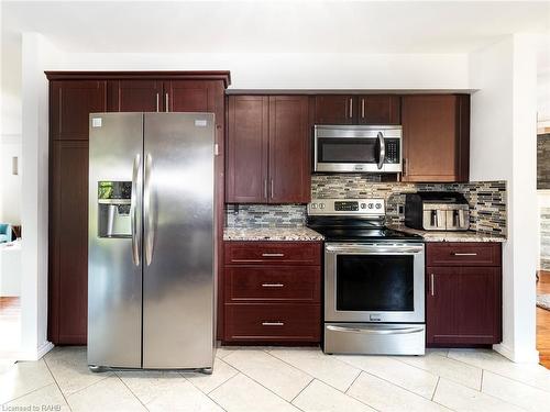 592 Rendezvous Court, Windsor, ON - Indoor Photo Showing Kitchen