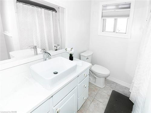 592 Rendezvous Court, Windsor, ON - Indoor Photo Showing Bathroom