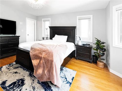 592 Rendezvous Court, Windsor, ON - Indoor Photo Showing Bedroom