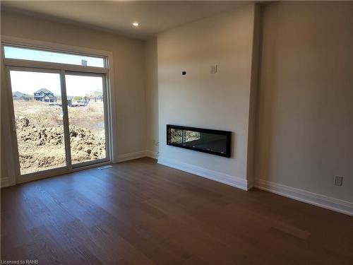 160 Craddock Street, Jarvis, ON - Indoor Photo Showing Living Room With Fireplace