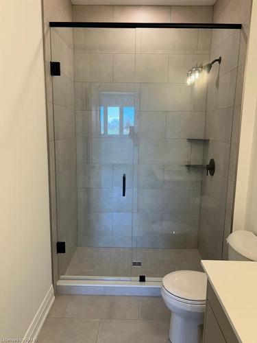 160 Craddock Street, Jarvis, ON - Indoor Photo Showing Bathroom