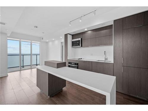 1503-370 Martha Street, Burlington, ON - Indoor Photo Showing Kitchen