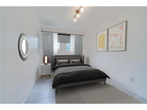 6-6 Trudy Court, Dundas, ON - Indoor Photo Showing Bedroom