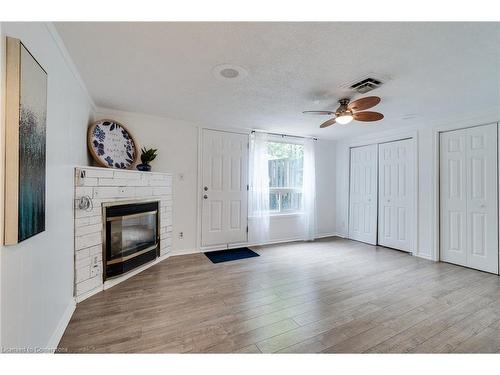 6-6 Trudy Court, Dundas, ON - Indoor Photo Showing Living Room With Fireplace