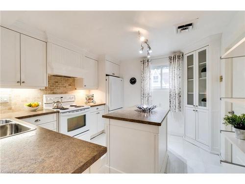 6-6 Trudy Court, Dundas, ON - Indoor Photo Showing Kitchen With Double Sink