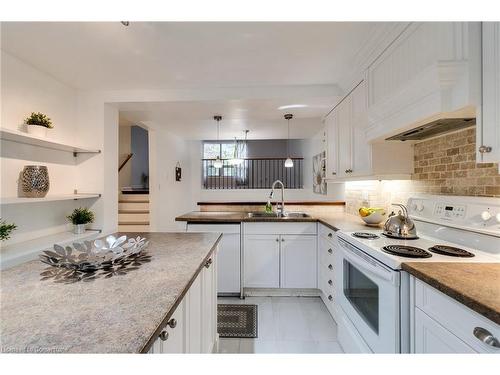 6-6 Trudy Court, Dundas, ON - Indoor Photo Showing Kitchen With Double Sink