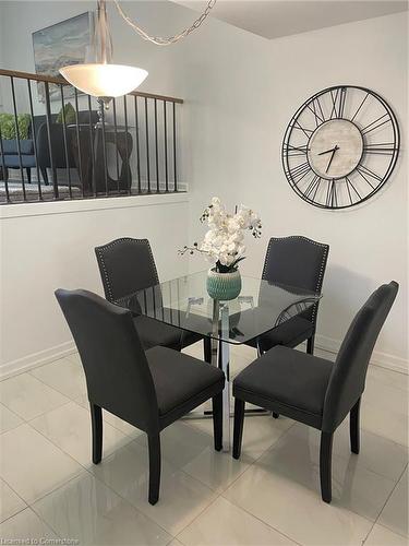 6-6 Trudy Court, Dundas, ON - Indoor Photo Showing Dining Room