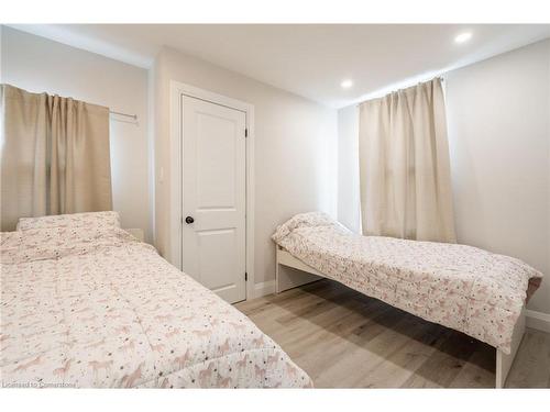 68 Harrison Avenue, Hamilton, ON - Indoor Photo Showing Bedroom