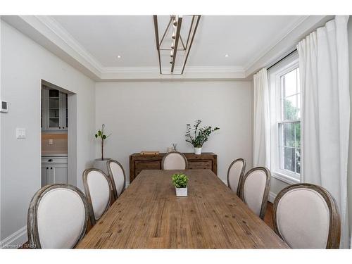 1096 Westbrook Road, Hamilton, ON - Indoor Photo Showing Dining Room