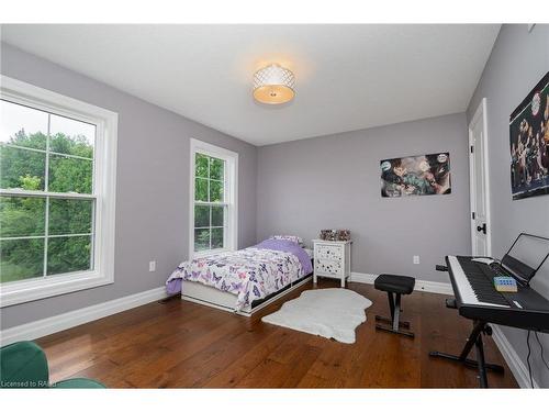 1096 Westbrook Road, Hamilton, ON - Indoor Photo Showing Bedroom