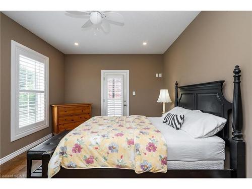 1096 Westbrook Road, Hamilton, ON - Indoor Photo Showing Bedroom