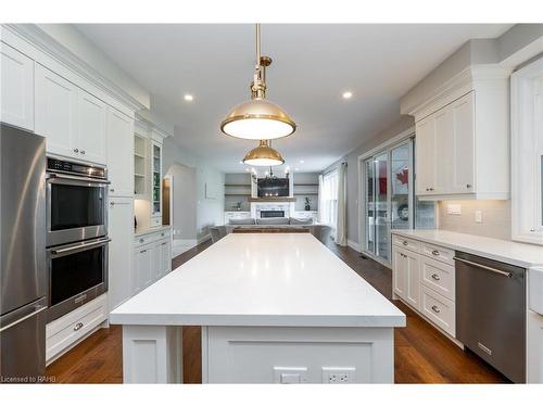 1096 Westbrook Road, Hamilton, ON - Indoor Photo Showing Kitchen With Stainless Steel Kitchen