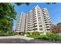 1105-1201 North Shore Boulevard E Burlington, ON L7S 1Z5