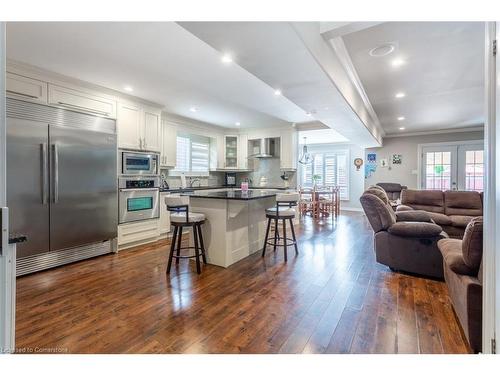 24 Spartan Avenue, Stoney Creek, ON - Indoor Photo Showing Kitchen With Upgraded Kitchen